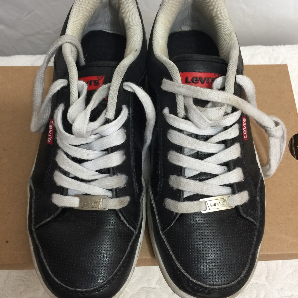 Levi's Lace up shoes